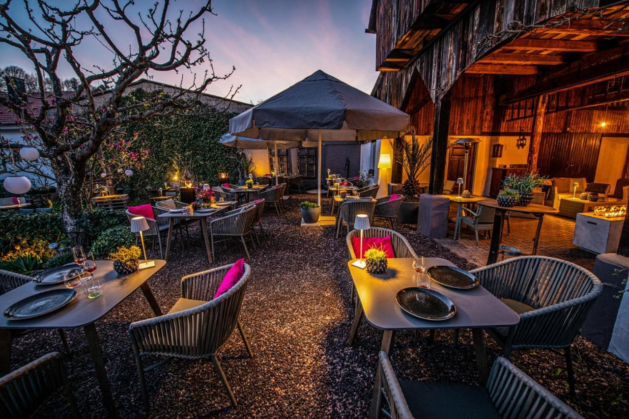 Landgasthaus & Hotel Zur Krone Dahn Bagian luar foto