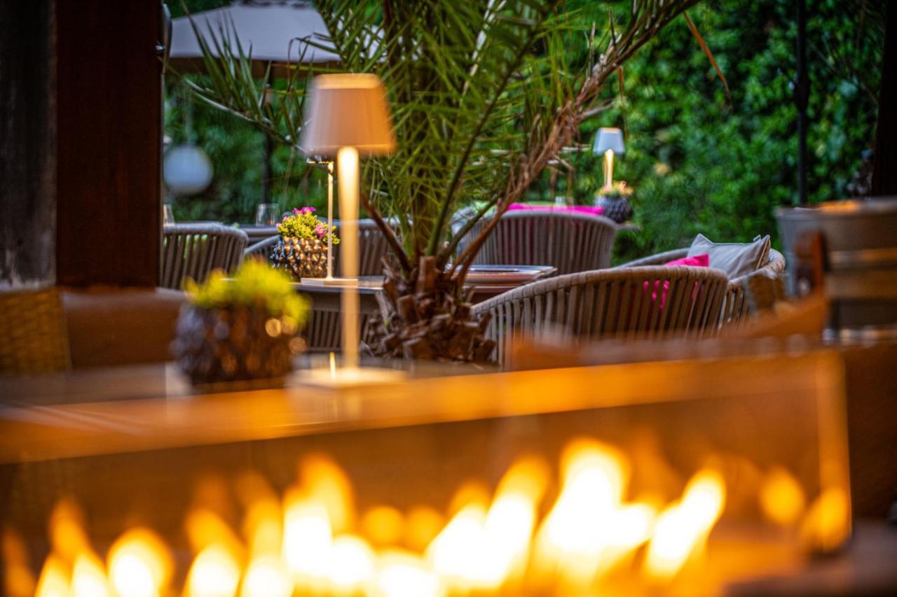 Landgasthaus & Hotel Zur Krone Dahn Bagian luar foto