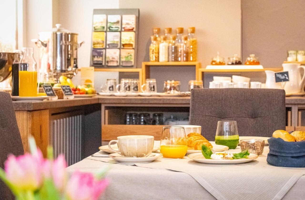 Landgasthaus & Hotel Zur Krone Dahn Bagian luar foto
