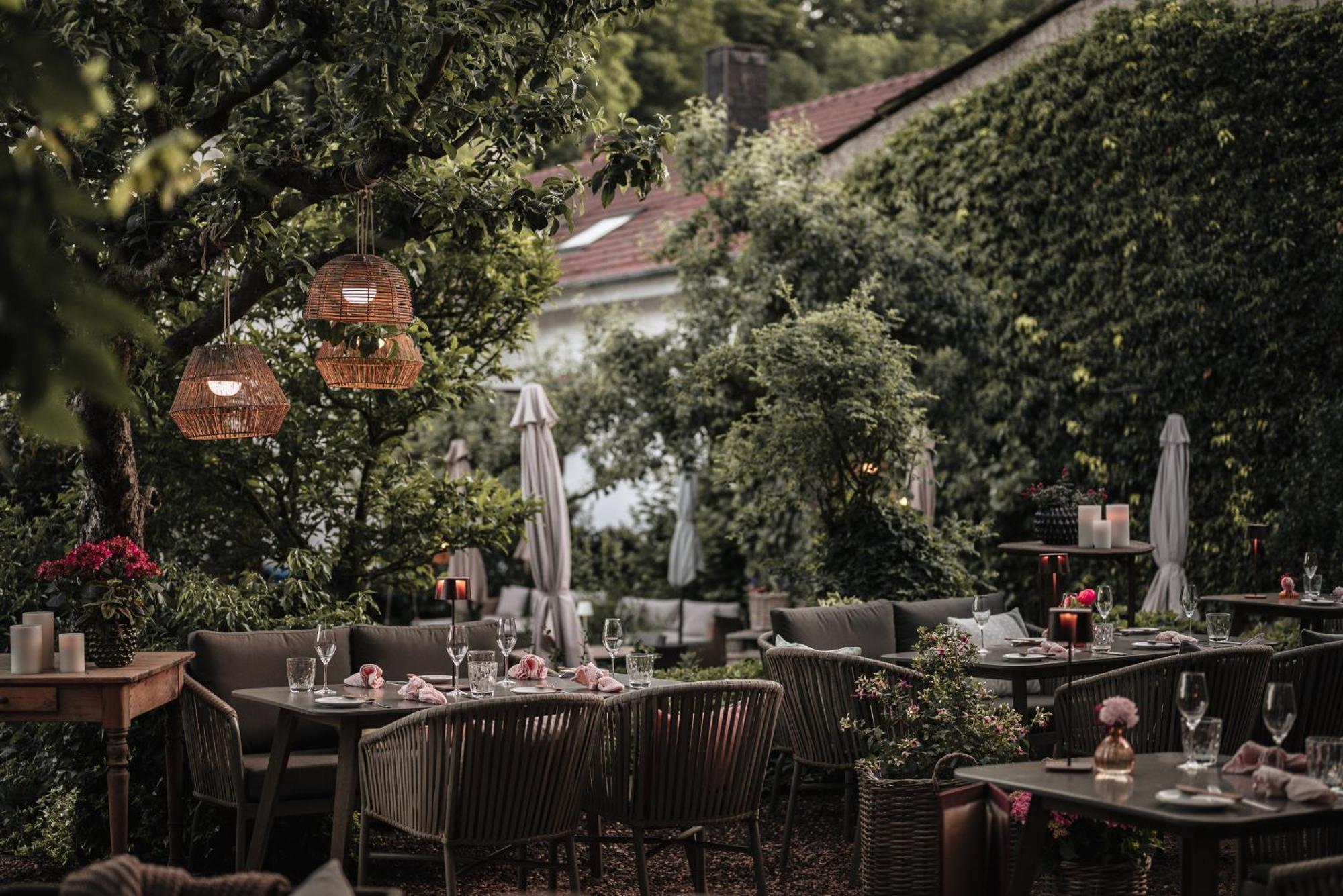 Landgasthaus & Hotel Zur Krone Dahn Bagian luar foto